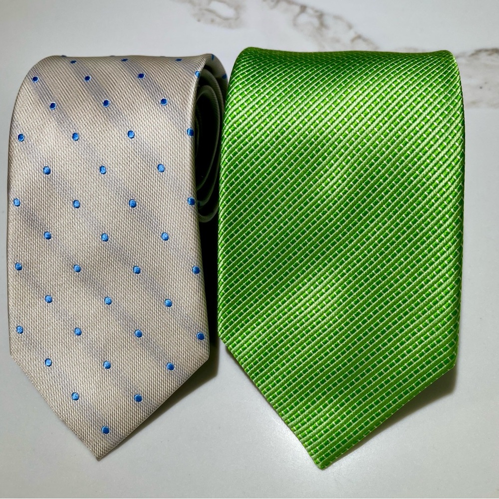 2 IZOD men’s ties, green and beige with light blue dots - Picture 1 of 2